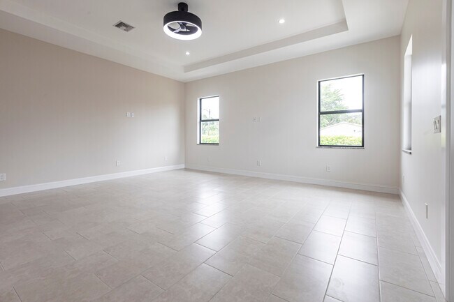 Building Photo - 10295 Carolina St