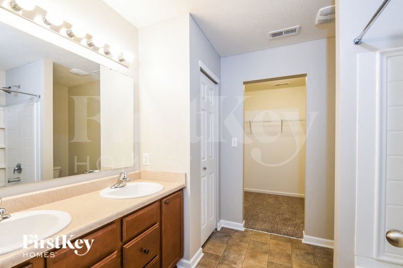 Building Photo - 13826 Zion Ct