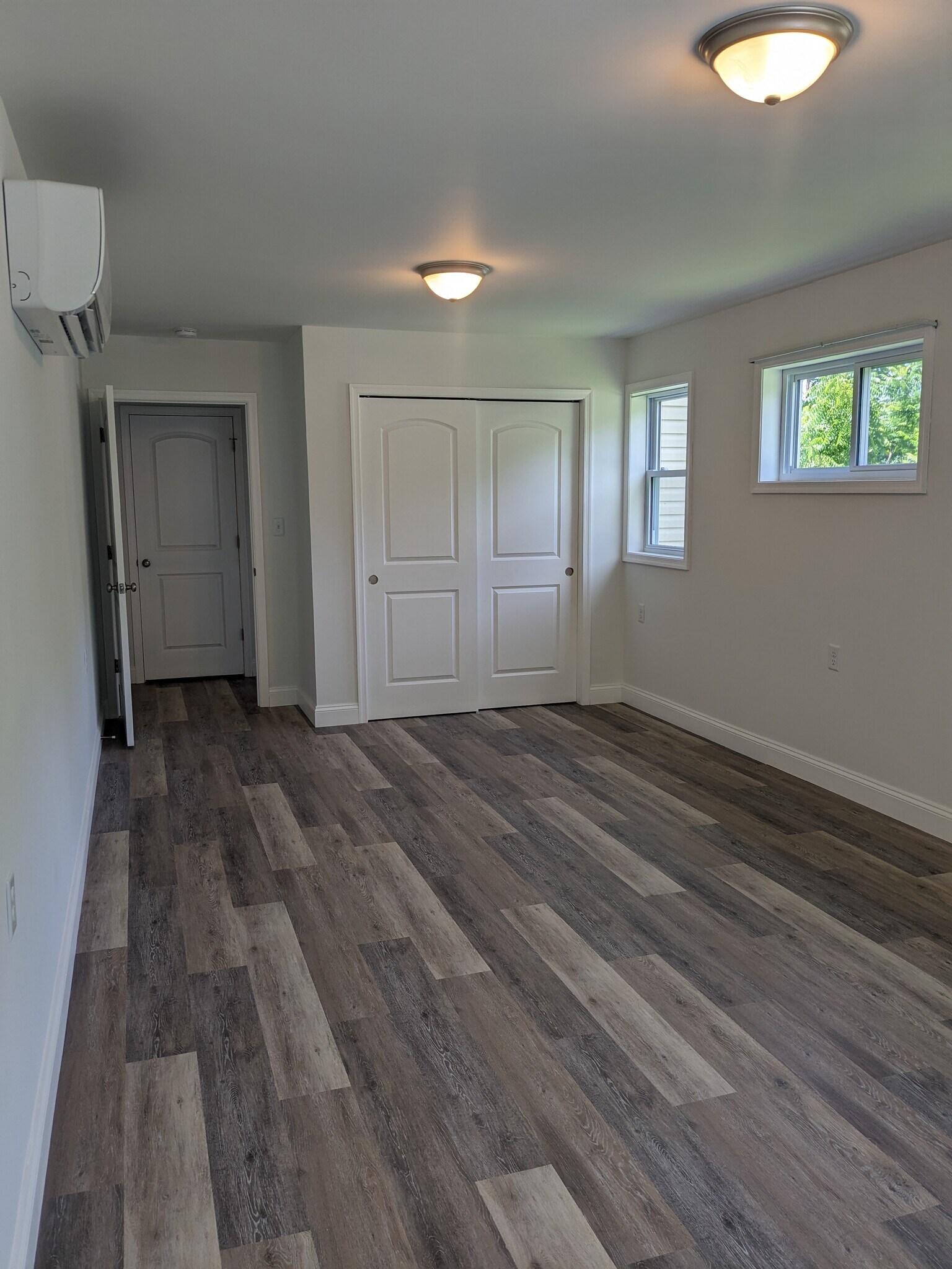 Building Photo - 329 York Rd