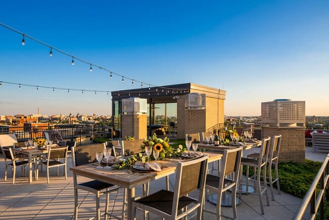 Building Photo - 1715 8th St NW