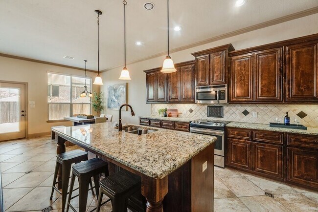 Building Photo - 929 Lake Meadow Ln