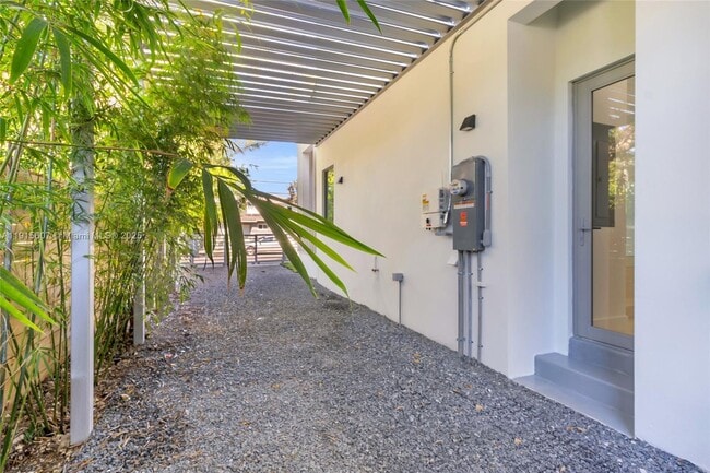 Building Photo - 3604 Day Ave