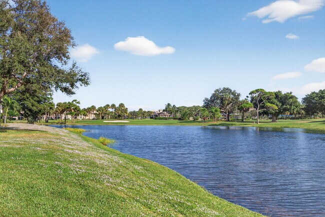 Building Photo - 3940 Back Bay Dr