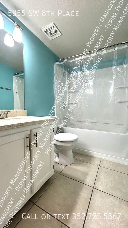 Building Photo - 5855 SW 8th Pl