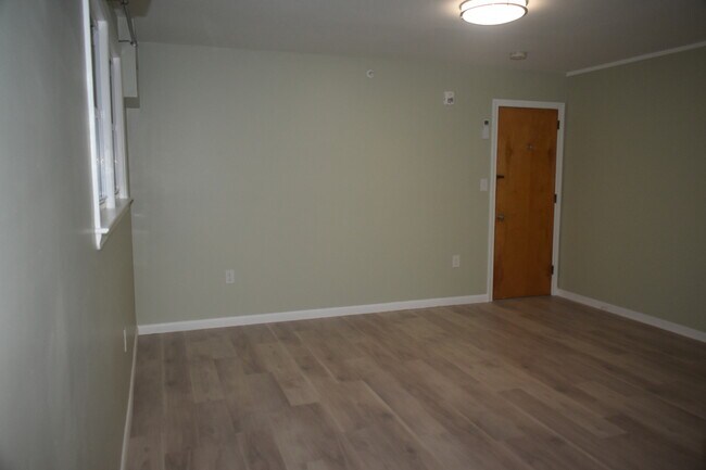 Building Photo - 1550 CT-12
