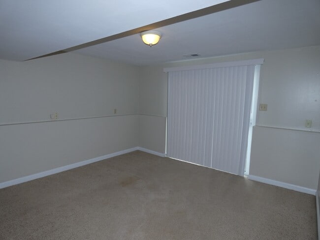 Building Photo - 5903 Creek View Dr