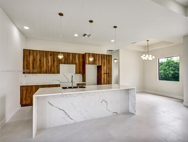 Building Photo - 3510-3521 21st St SW