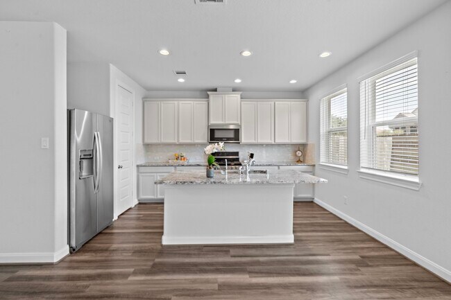 Building Photo - 9913 Brickhouse Dr