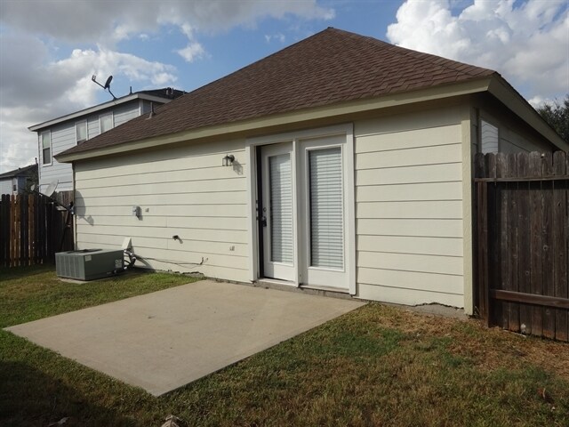 Building Photo - 20747 Cypress Post Dr