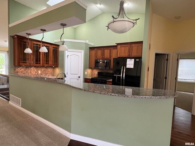 Building Photo - 3011 Belmont Pl