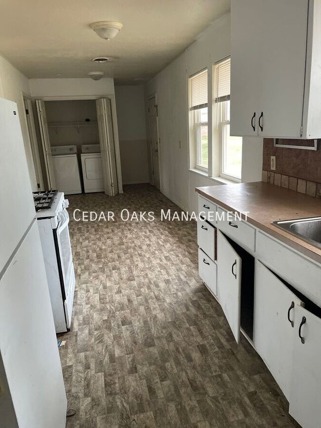 Building Photo - 314 S Neal-