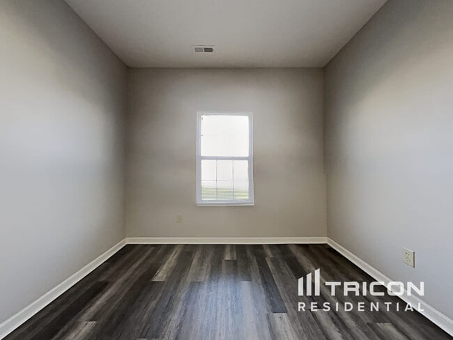 Building Photo - 2690 Kilmurray Dr