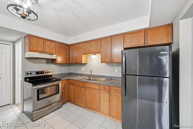 Building Photo - 29792 City Center Dr