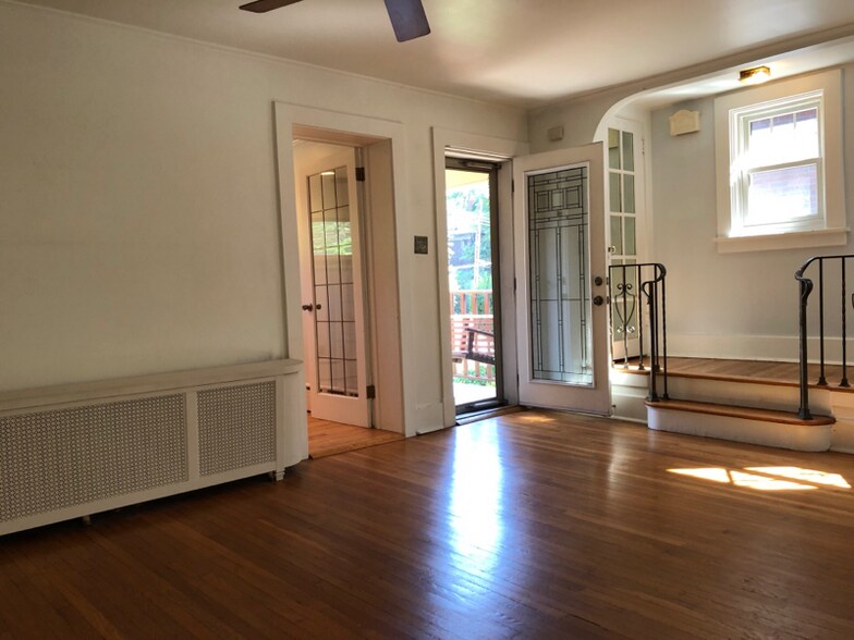 Building Photo - 3583 Beechwood Blvd