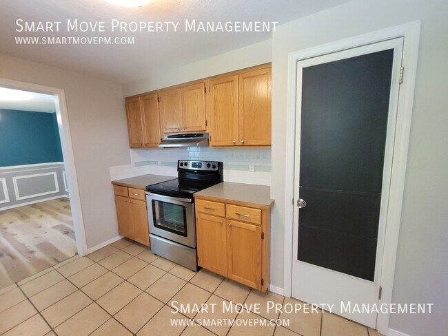 Building Photo - 9990 Skycrest-