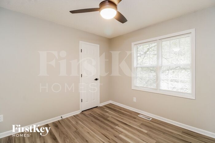 Building Photo - 2111 Priya St