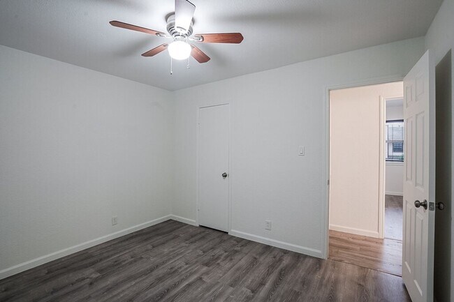 Building Photo - 7800 Northcrest Blvd
