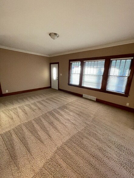 Building Photo - 1418 S 17th St