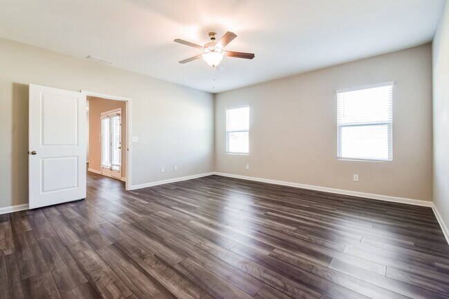 Building Photo - 3939 Kendrick Cir