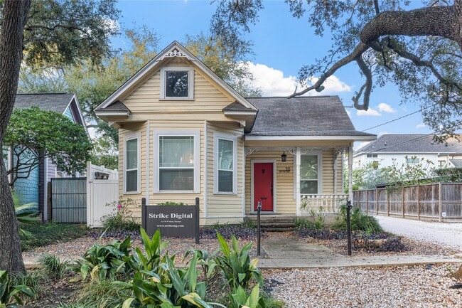 Building Photo - 315 W 9th St