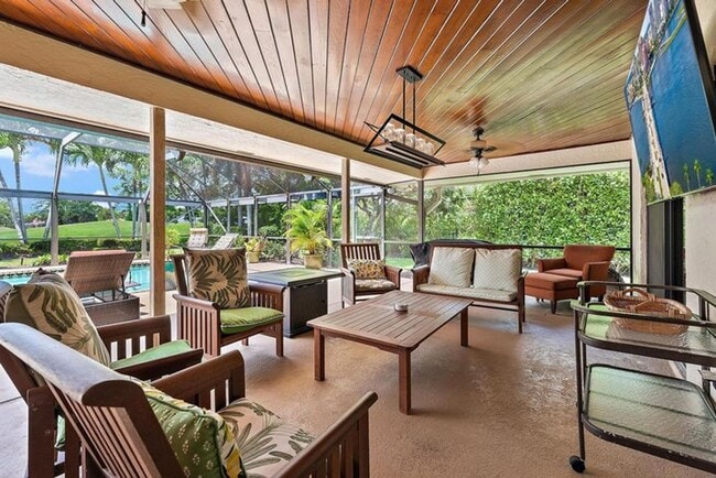 Building Photo - 16 Thurston Dr