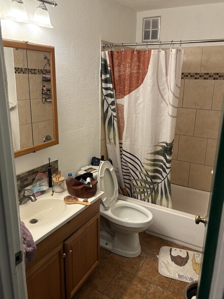 Building Photo - 1530 Snyder Rd