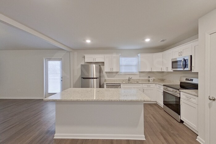 Building Photo - 114 Western Red Cedar Dr