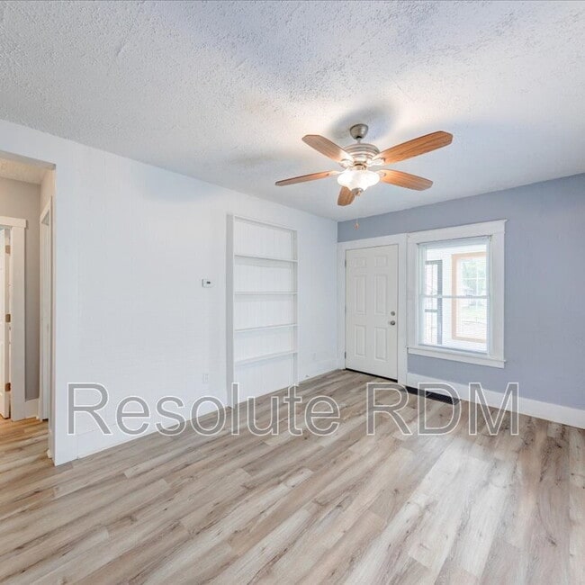 Building Photo - 1308 E Taylor St