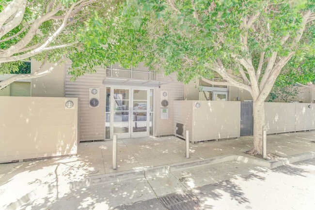 Building Photo - 101 Harrison St