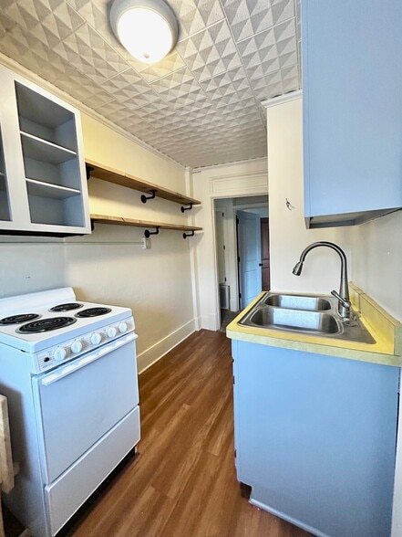 Kitchen - 345 N Main St