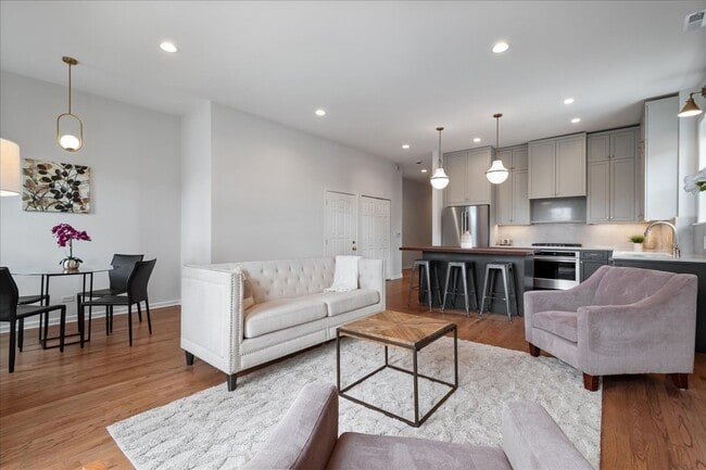 Building Photo - 217 S Bell Ave