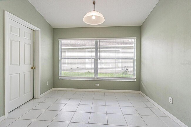 Building Photo - 1550 Maximilian Dr
