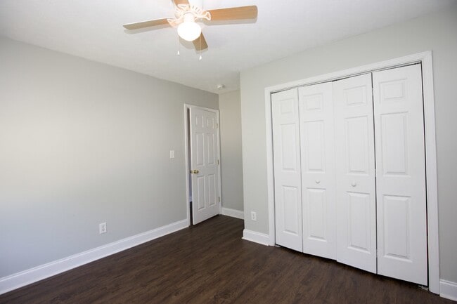 Building Photo - Adorable 3 bedroom 2 bath + Bonus in Raeford