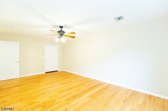 Building Photo - 127 Forest Dr