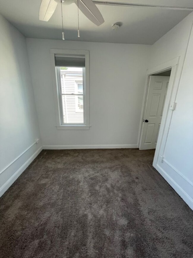 Building Photo - Newly Renovated 3 Bedroom in Lancaster! In...