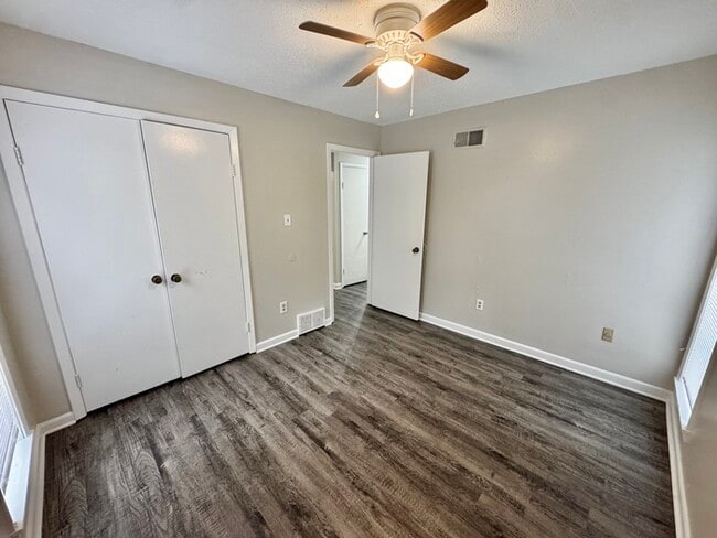 Building Photo - 4080 Meadow Creek Rd