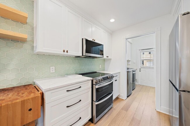 Building Photo - 136 Ashley Ct