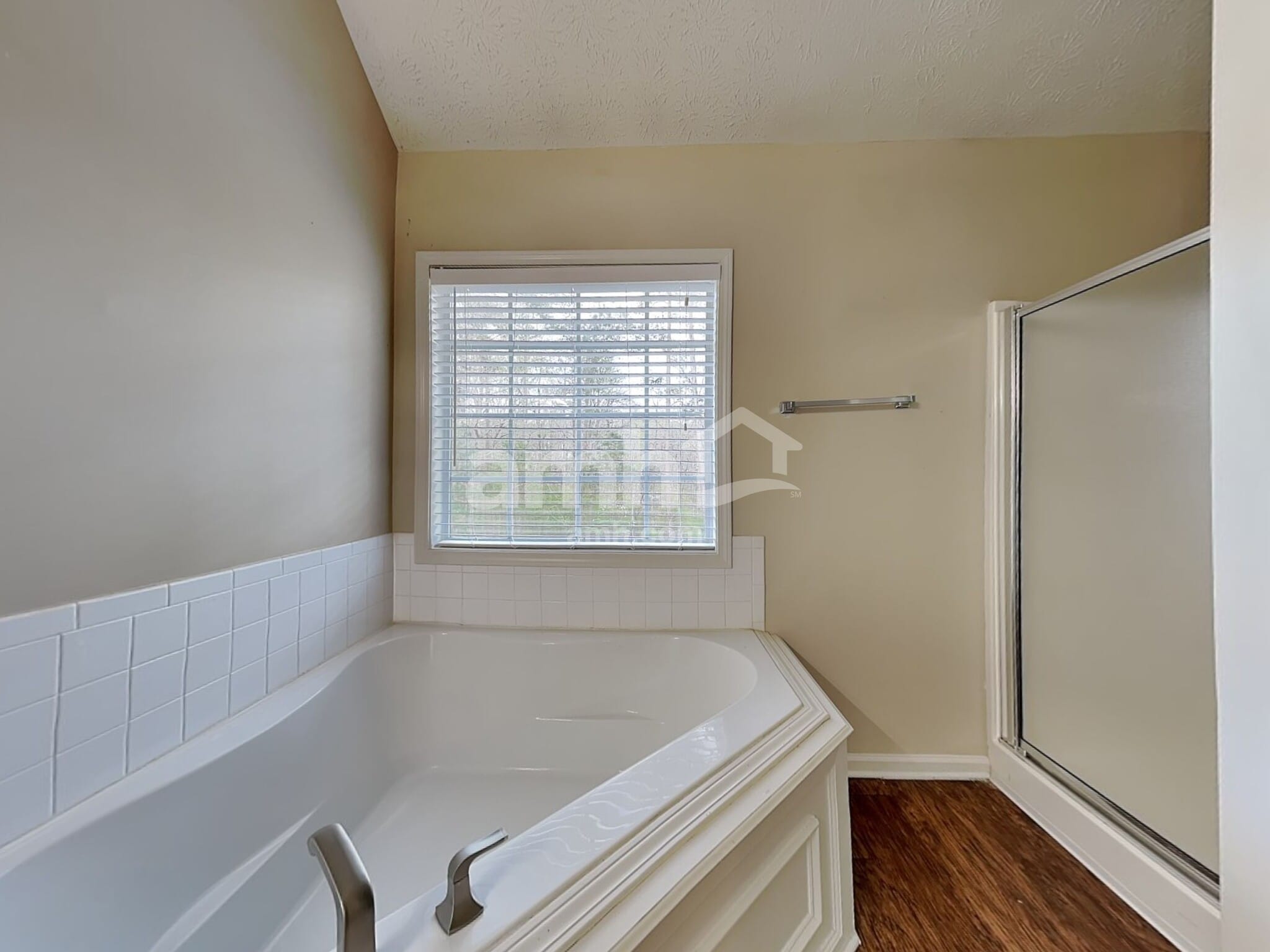 Building Photo - 550 Brook Hollow Dr