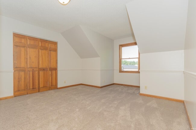 Building Photo - 2939 Woodside Ct