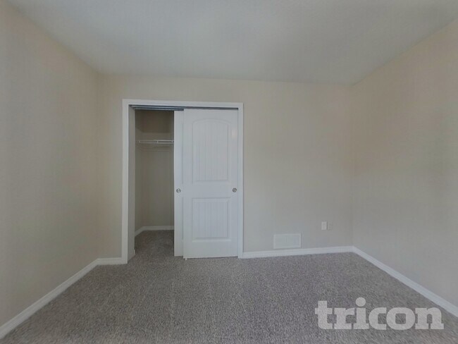 Building Photo - 13485 Park Meadows Dr