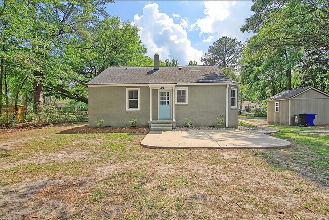 Building Photo - 1724 Pearlott St