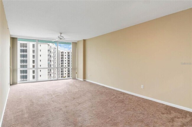 Building Photo - 322 E Central Blvd