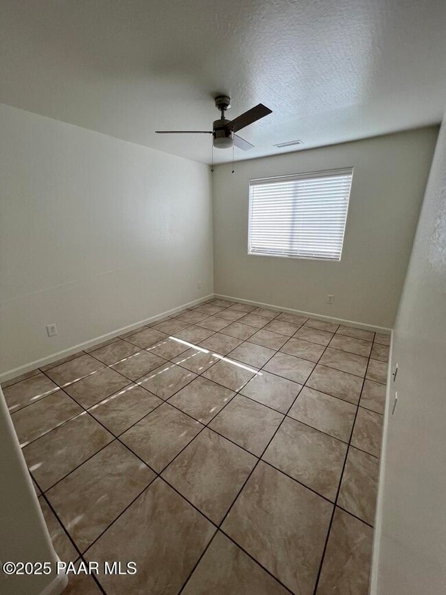 Building Photo - 9545 E Magma Dr