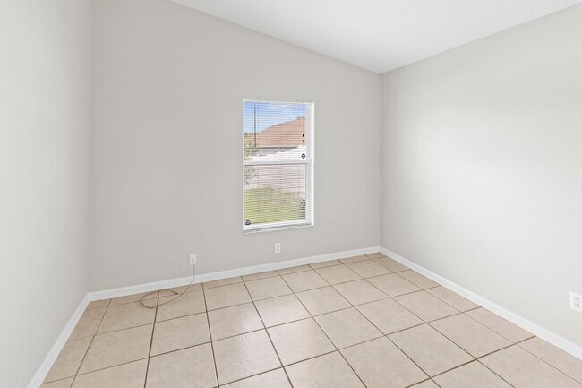 Building Photo - 10250 Hunters Haven Blvd