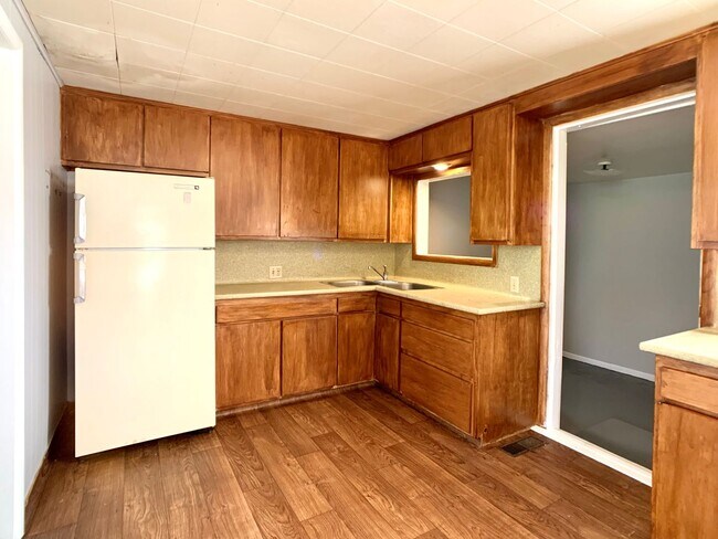 Building Photo - 1900 W Division