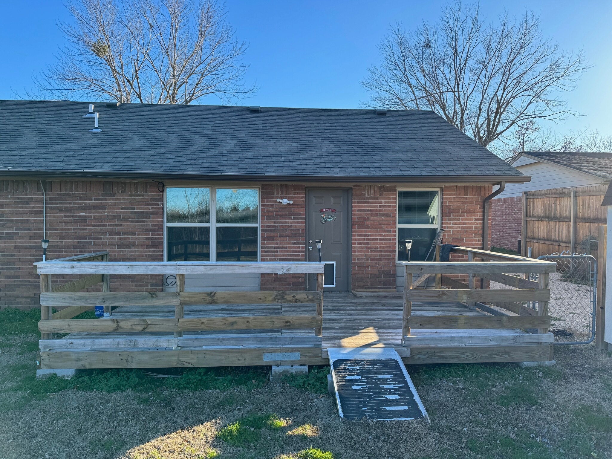 Building Photo - 409 W Matthew