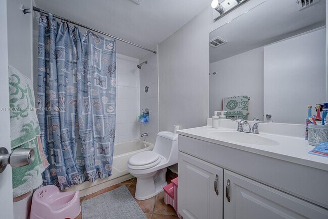 Building Photo - 7477 SW 82nd St