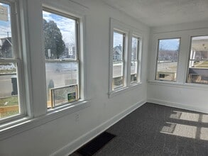 Building Photo - 313 E Ewing Ave