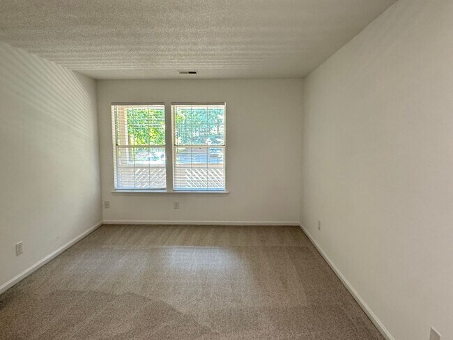 Building Photo - T.R. Lawing Realty Property