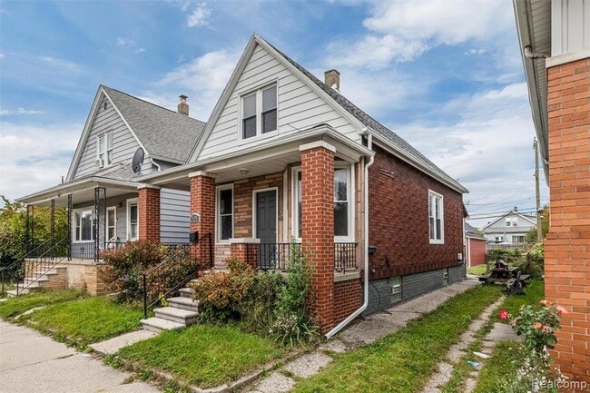 Building Photo - 2405 Burger St
